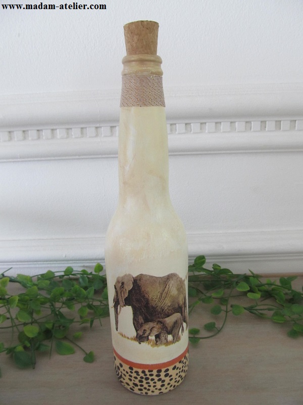 garrafas decoradas efefantes v