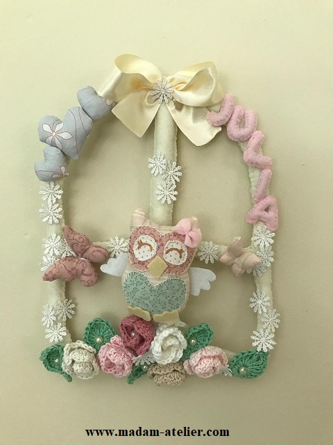 Julia enfeite de porta